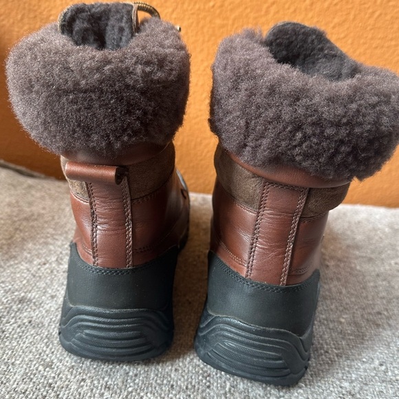 UGG Brown “”Adirondack Il” Shearling Lined Weatherproof Leather Boots Women’s 8 - Picture 8 of 15